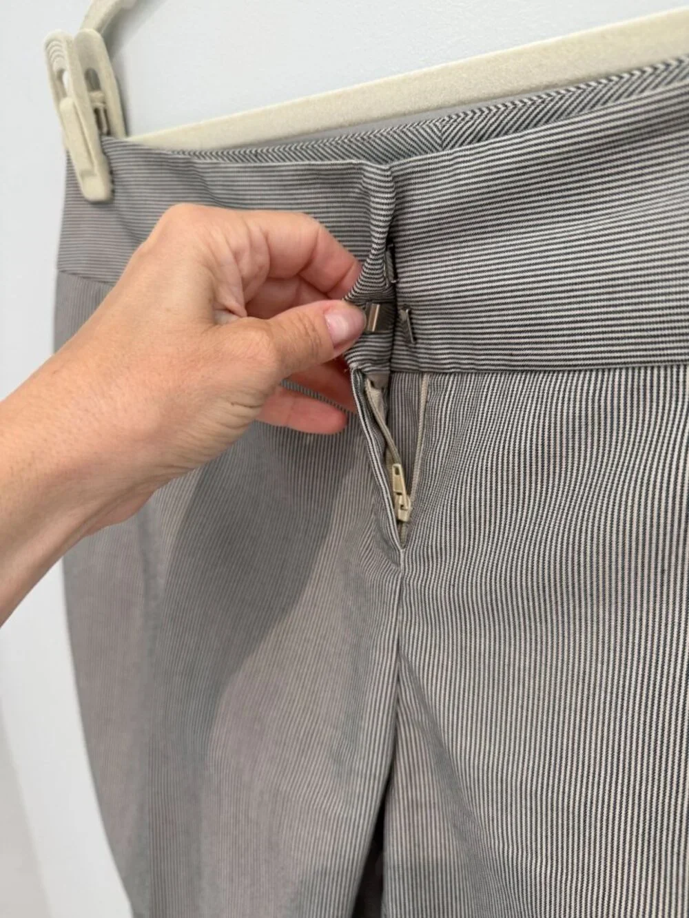 Kenneth Cole New York Striped Dress Pants - Size 8